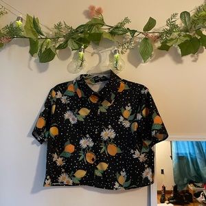 Lemon button up crop top🍋